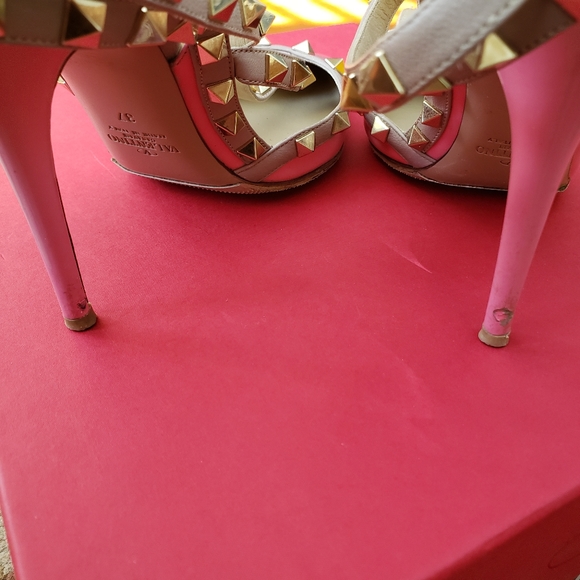 Valentino Rockstud Caged Pink Patent Pumps 37 - Picture 4 of 5